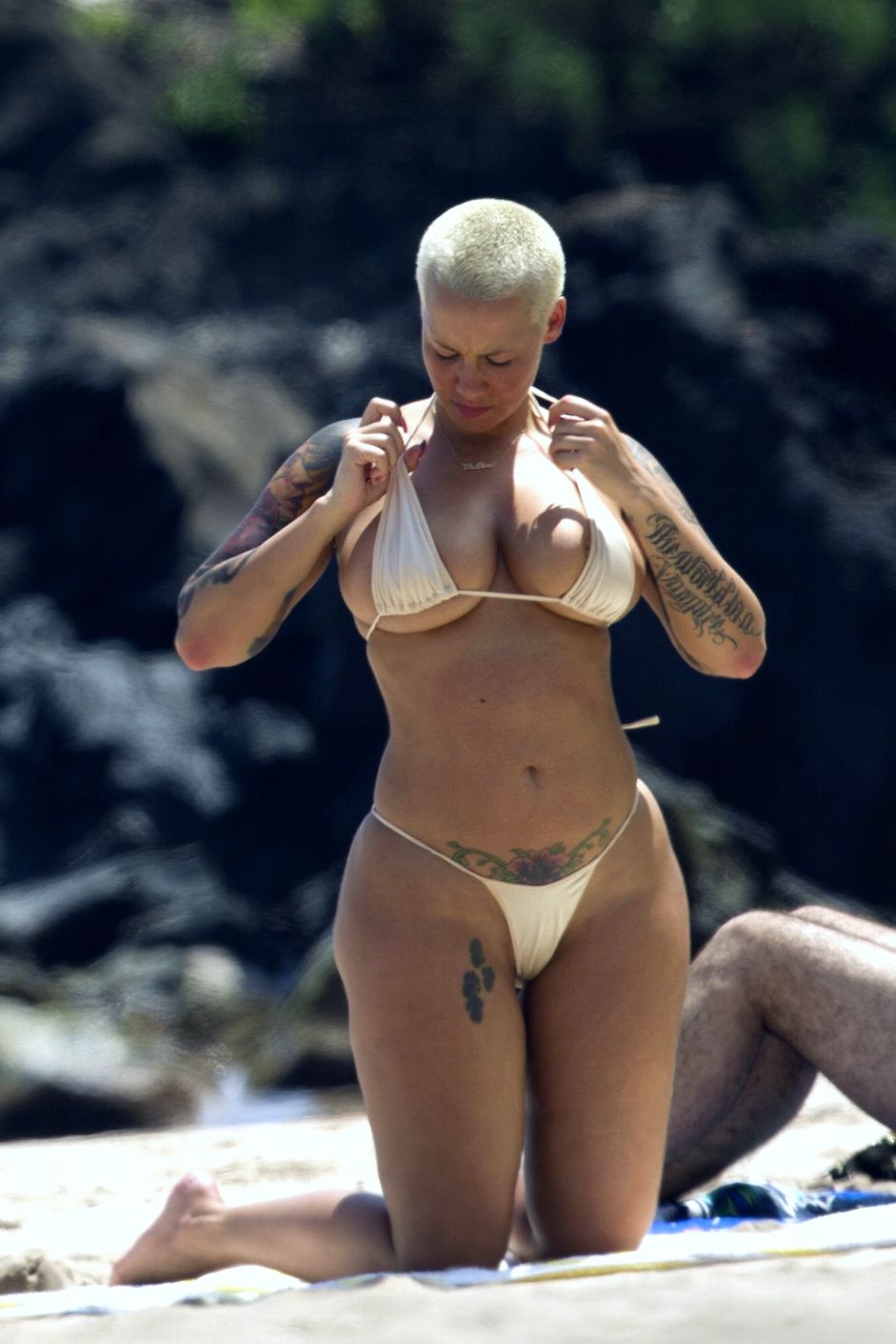 Amber Rose, boobs, filters and Instagram - Alrincon.com