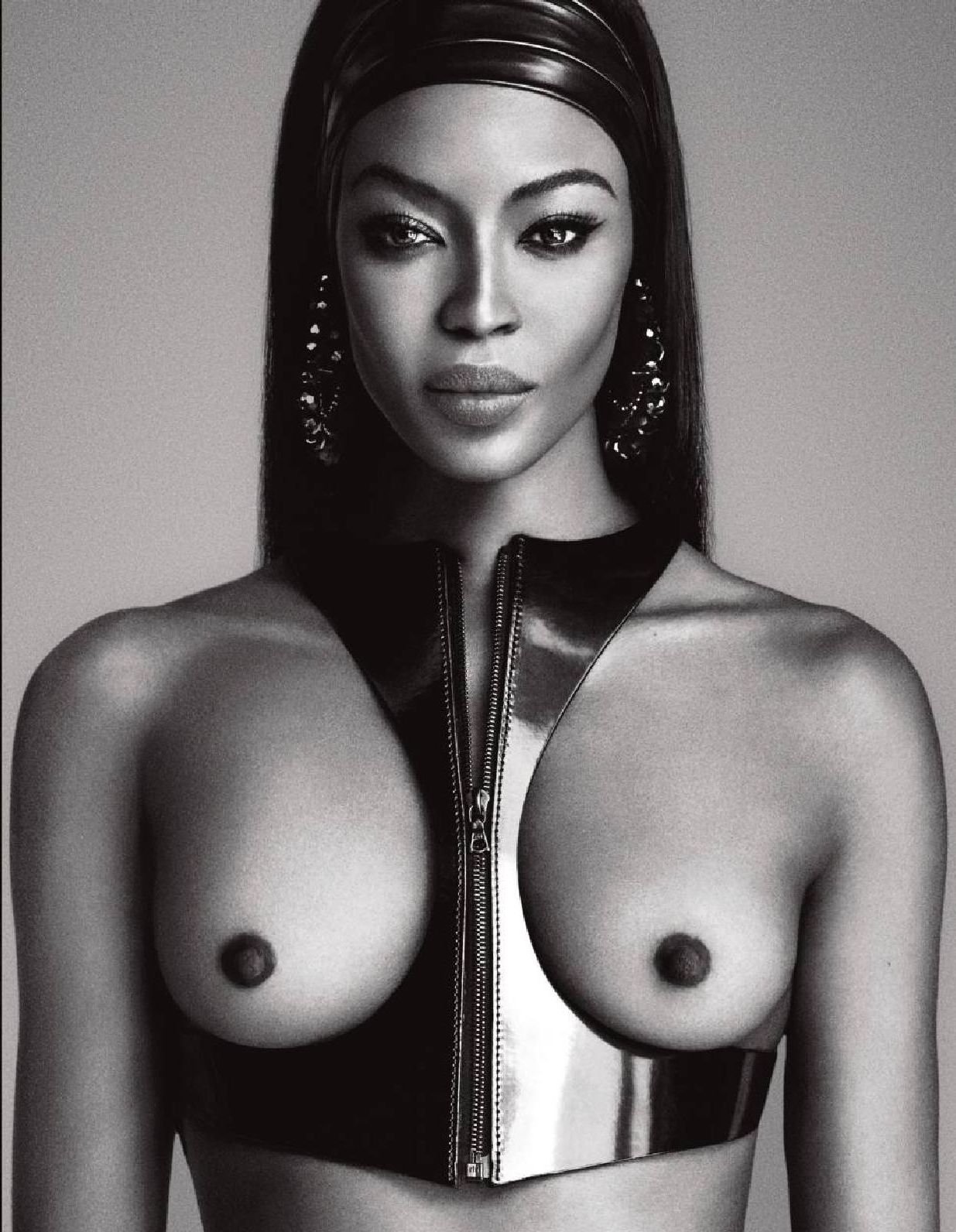 Naomi Campbell naked for Lui Mag - Alrincon.com
